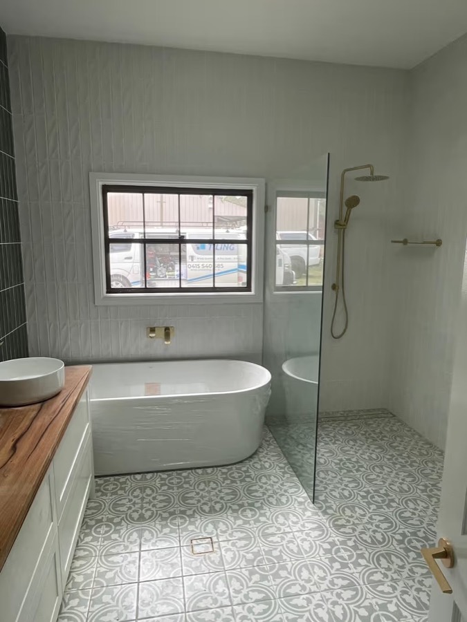 Freestanding bath & shower — recent work